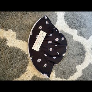 Alice + Olivia Reversible Bucket Hat